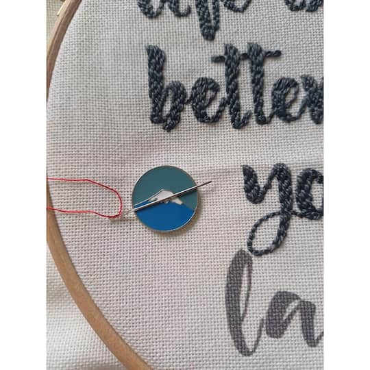 Wizardi 4/5" Mountains Magnetic Needle Minder